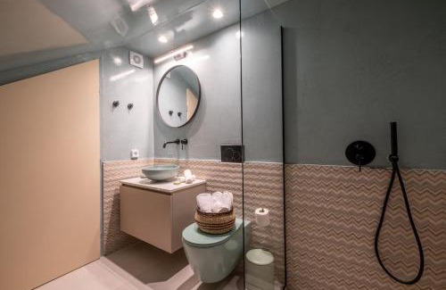 Piraeus Apartment | Multi-Unit Apartment Piraeus - For Large Groups