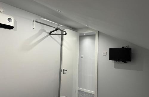 Largs Apartment | Nelson st (YELL)