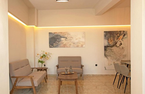 Gournai House | Nereides Home