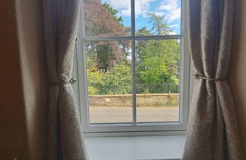 Fortrose Cottage | Newly renovated Character Cottage close to the beach