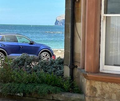 North Berwick Apartment | Next To The Beach - North Berwick