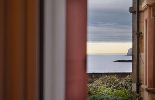 North Berwick Apartment | Next To The Beach - North Berwick
