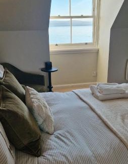 Avoch House | North Coast Property - Avoch Beach House - Luxury house with sea views