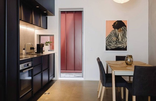 Te Aro Apartment | NYC Loft Vibe | 2BR City Stay + Rooftop Terrace