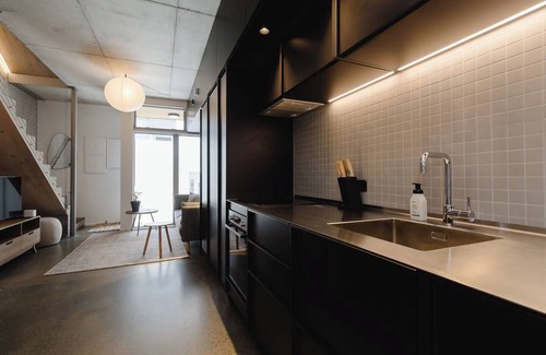 Te Aro Apartment | NYC Loft Vibe | 2BR City Stay + Rooftop Terrace