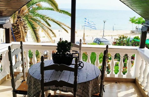 Pangaio House | Palm Garden Villa Παραλία Οφρυνίου