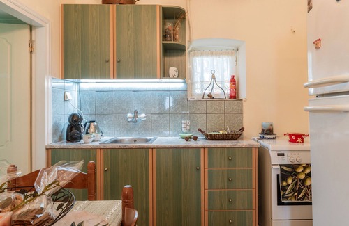 East Mani Apartment | Peaceful Refuge In Mani