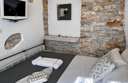 Aperathos House | PETRA HOME heritage and hospitality