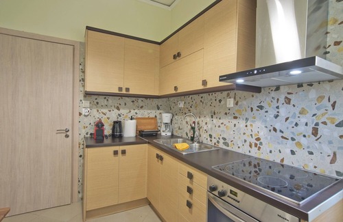 Piraeus Apartment | Piraeus Wave Stylish Apt Near Marina & Beach