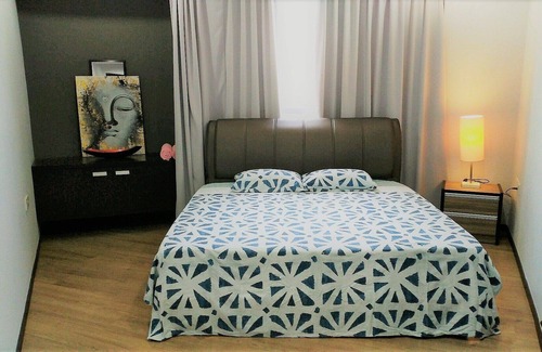 Petaling Jaya Apartment | PJ8 Service Suite Near Train Station Pool View