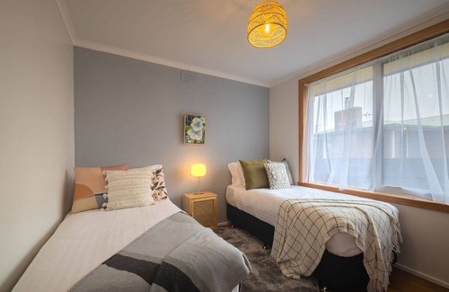 Wynyard House | Pretty Petunia Summar
