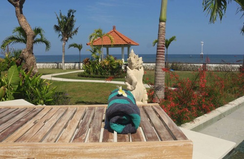 Pemaron Villa | Private 3 bedroom villa direct on the beach in North Bali, Lovina area