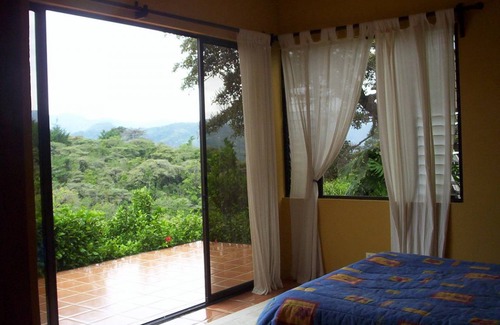 Paraiso Resort | Private room ∙ 1 guest
