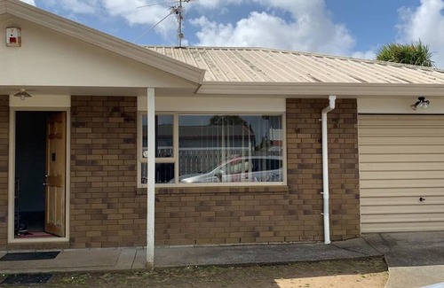 Manurewa Resort | Private room ∙ 1 guest