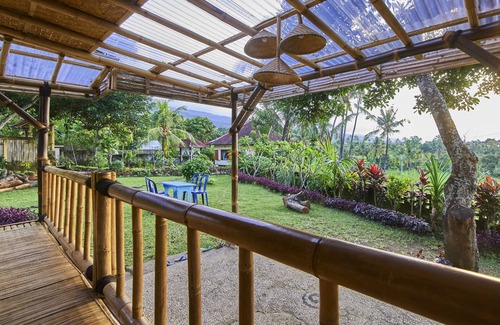Sukasada House | Pure nature between waterfalls and rice fields