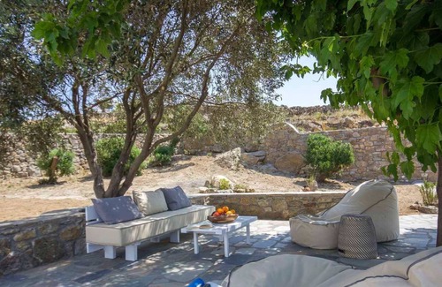 Houlakia Villa | R 805 Villa Private Infinity Pool with Wood Fire BBQ Area, Pool House with Bar ,In House Laundry Fa