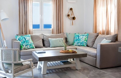 Houlakia Villa | R 805 Villa Private Infinity Pool with Wood Fire BBQ Area, Pool House with Bar ,In House Laundry Fa