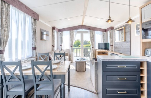 Coldstream RV Rental | Recreational vehicle (RV) ∙ 3 bedrooms ∙ 8 guests