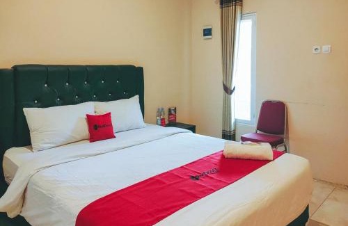 Sidoarjo Hotel | RedDoorz Syariah near Lippo Plaza Sidoarjo
