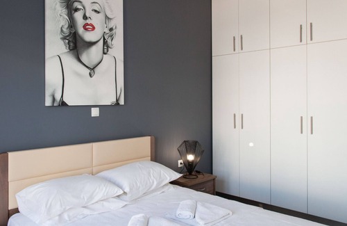 Athens City Centre Apartment | Renovated 2 bedroom apt in Larissis Railway Station and Metro