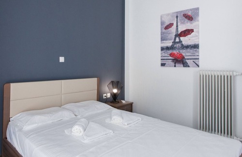 Athens City Centre Apartment | Renovated 2 bedroom apt in Larissis Railway Station and Metro