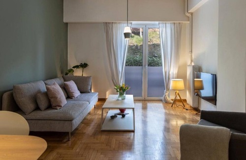 Exarhia House | Scandi-Chic Retreat: 2BR Apt.