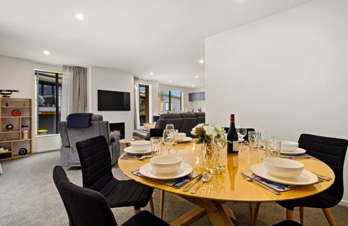 Queenstown House | Serenity Heights Villa 27A