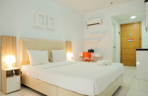 Jakarta Hotel | Simply Strategic and Homey Studio Signature Park Tebet Apartment