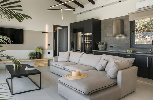 Sarlata Villa | Single-Storey Contemporary Villa, A/C, Private Pool and Panoramic Sea Views - 10 mins to Beaches