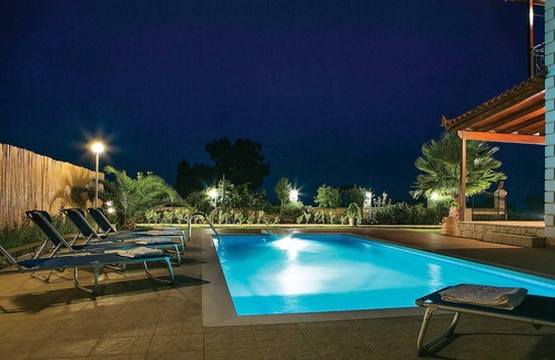 Skala Villa | Situated just on the outskirts of Skala village