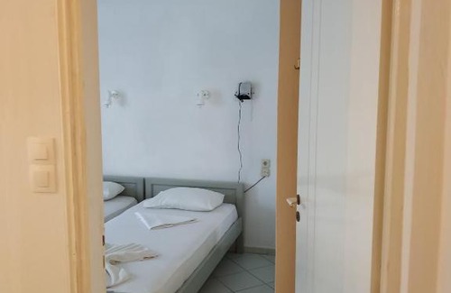 Agia Pelagia Apartment | Small Apartment for 3 pers 70meters from the beach