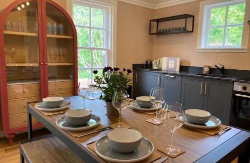 Dunbar House | South Lodge with Hot Tub