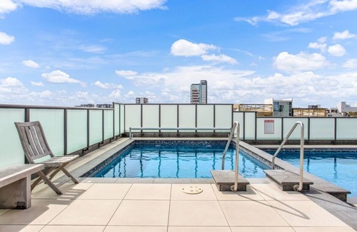 Takapuna Apartment | Spacious Luxury 1BR Great Views