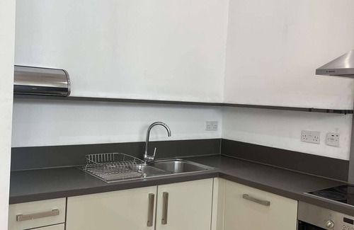 City Centre Glasgow Apartment | Spacious One Bed Flat next to central station