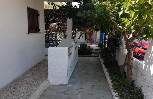 Kaki Thalassa Villa | splendid villa by the sea near Athens
