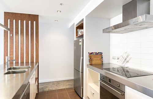 Te Aro Apartment | Stay in the City - Wellington Marina View