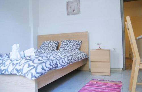 Neos Kosmos Apartment | Studio Delacroix