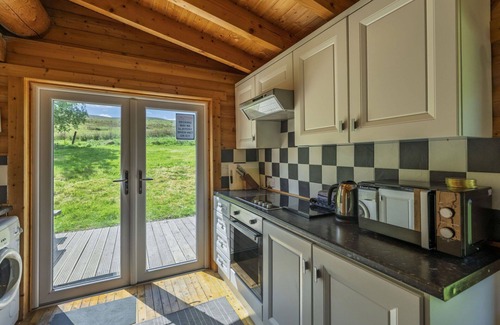 Spittal of Glenshee House | Stunning villa for 4 people with WIFI, hot tub