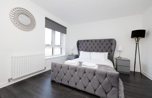 Glasgow House | Stylish 3BR Home with Garden & Free Parking - Near O2 Academy & City Centre
