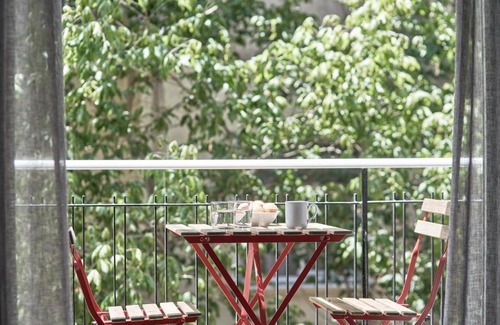 Athens City Centre Apartment | Stylish Apt next to the Archeological Museum
