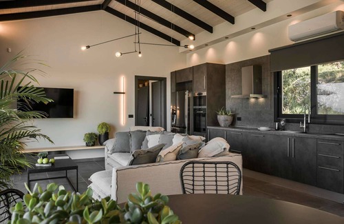 Sarlata Villa | Stylish Single Storey 2-Bed Villa, A/C, Private Pool & Sea Views close to Amenities and Beaches!