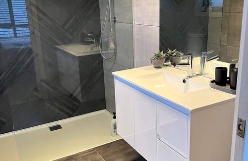 Newnham House | Sunny Modern 3 Bedroom Townhouse