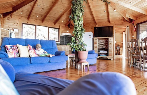 Bicheno House | Sunrise Place - Above the Trees