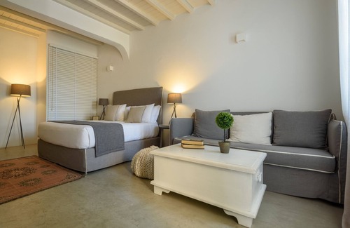 Elia House | Superior Pool Front Suite