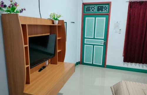 Singkawang Hostel | Tanah merah guest house