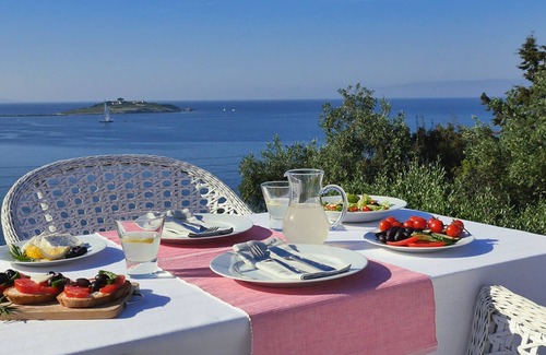 Katsimatika Villa | The Artist's House - One Bedroom Villa, Sleeps 2