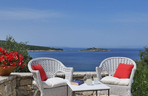 Katsimatika Villa | The Artist's House - One Bedroom Villa, Sleeps 2