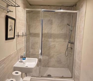 Tollcross House | The Braveheart House
