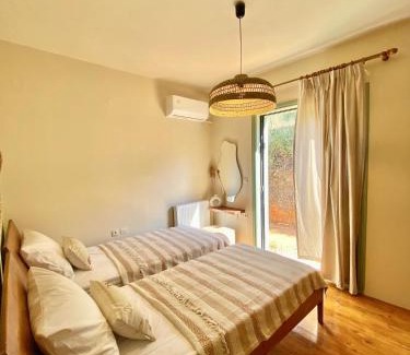 Varipetron House | The Leaf House