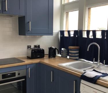 Port Seton Apartment | The Store, harbour holiday cottage